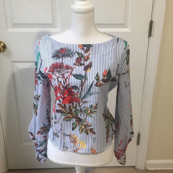 Exaggerated lantern sleeve belted mix print. - Picture 1 of 3